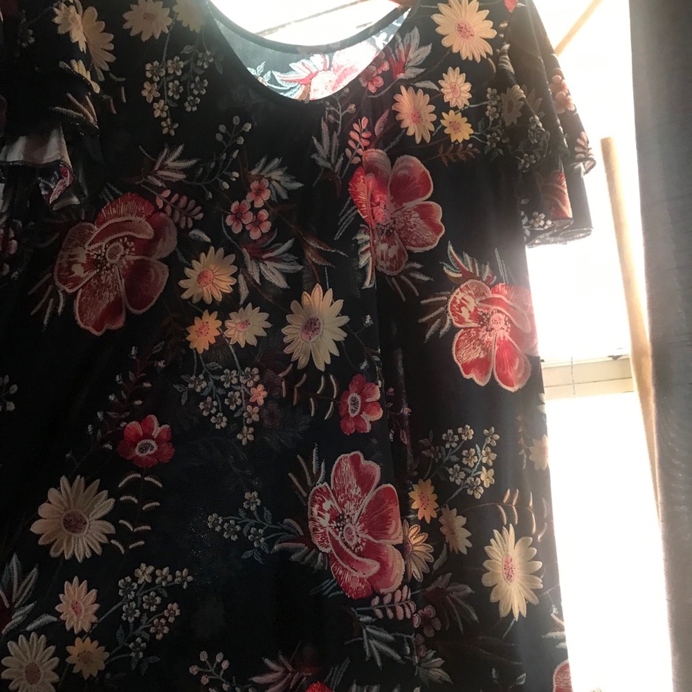 Flower top - Picture 2 of 2